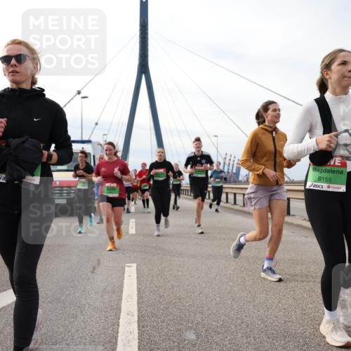 03.10.2025 - Köhlbrandbrückenlauf Lena Gebhardt http://msf.ph/oto/9204228 03.10.2025 15:55:59 Position 2 15, 4249, 8155 meine-sportfotos.de