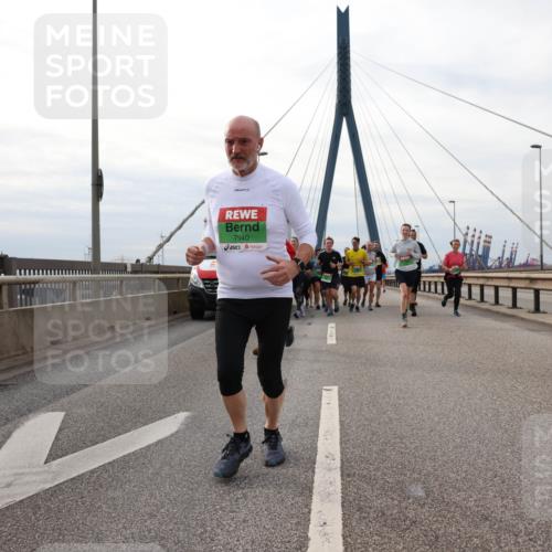 03.10.2025 - Köhlbrandbrückenlauf Lena Gebhardt http://msf.ph/oto/9204252 03.10.2025 15:56:04 Position 2 7940 meine-sportfotos.de