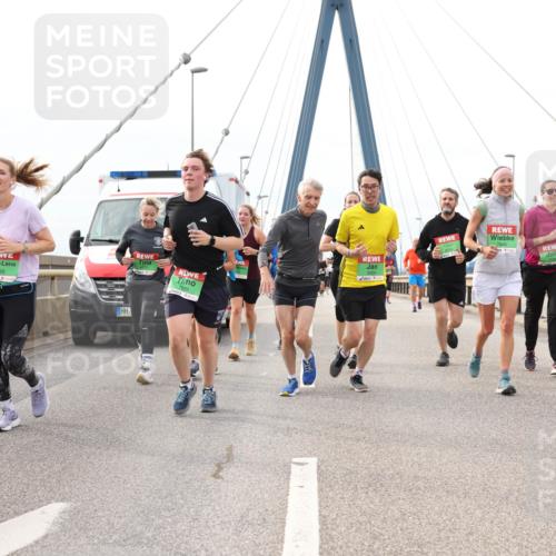 03.10.2025 - Köhlbrandbrückenlauf Lena Gebhardt http://msf.ph/oto/9204266 03.10.2025 15:56:07 Position 2 8295, 8777, 7829, 7845, 8406 meine-sportfotos.de