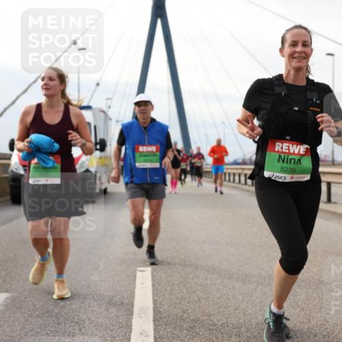 03.10.2025 - Köhlbrandbrückenlauf Lena Gebhardt http://msf.ph/oto/9204282 03.10.2025 15:56:09 Position 2 7817, 8239 meine-sportfotos.de