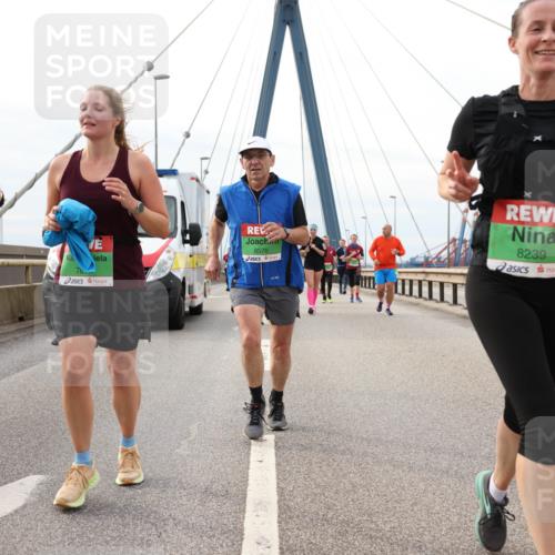 03.10.2025 - Köhlbrandbrückenlauf Lena Gebhardt http://msf.ph/oto/9204284 03.10.2025 15:56:10 Position 2 7, 8576, 8239 meine-sportfotos.de