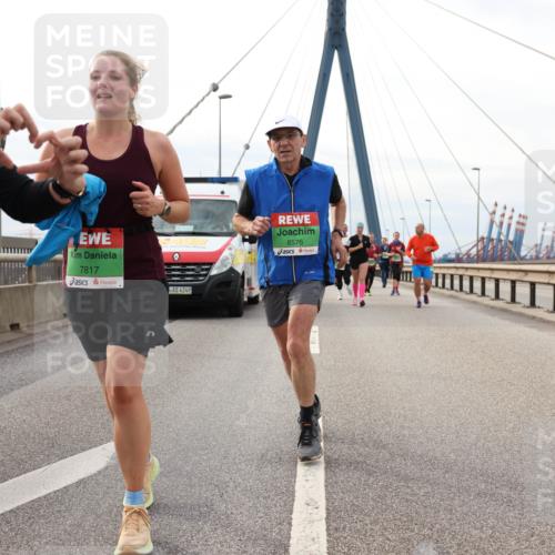 03.10.2025 - Köhlbrandbrückenlauf Lena Gebhardt http://msf.ph/oto/9204286 03.10.2025 15:56:10 Position 2 3777, 7817, 4249, 8576 meine-sportfotos.de