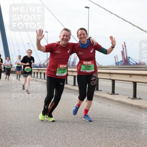 03.10.2025 - Köhlbrandbrückenlauf Lena Gebhardt http://msf.ph/oto/9204321 03.10.2025 15:56:16 Position 2 949, 9498 meine-sportfotos.de