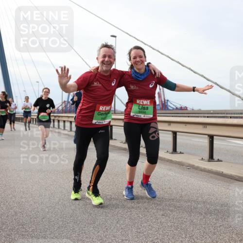 03.10.2025 - Köhlbrandbrückenlauf Lena Gebhardt http://msf.ph/oto/9204325 03.10.2025 15:56:17 Position 2 949, 9498 meine-sportfotos.de