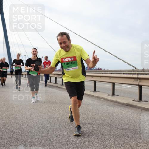 03.10.2025 - Köhlbrandbrückenlauf Lena Gebhardt http://msf.ph/oto/9204348 03.10.2025 15:56:20 Position 2 8507 meine-sportfotos.de