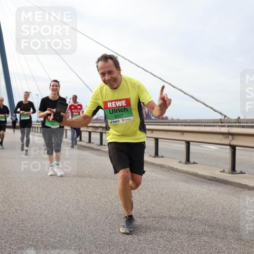 03.10.2025 - Köhlbrandbrückenlauf Lena Gebhardt http://msf.ph/oto/9204349 03.10.2025 15:56:20 Position 2 8507 meine-sportfotos.de