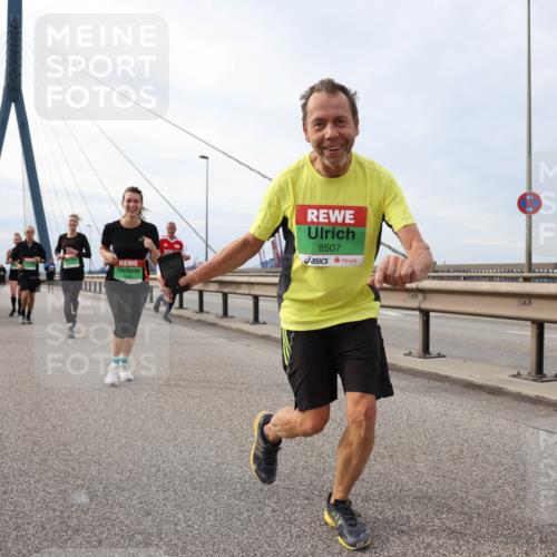 03.10.2025 - Köhlbrandbrückenlauf Lena Gebhardt http://msf.ph/oto/9204352 03.10.2025 15:56:20 Position 2 4249, 8507 meine-sportfotos.de