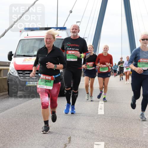 03.10.2025 - Köhlbrandbrückenlauf Lena Gebhardt http://msf.ph/oto/9204406 03.10.2025 15:56:39 Position 2 4, 8166, 8375, 9616, 7855 meine-sportfotos.de