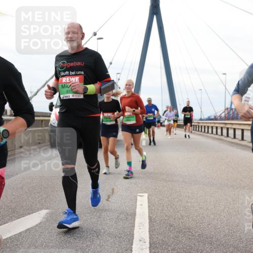 03.10.2025 - Köhlbrandbrückenlauf Lena Gebhardt http://msf.ph/oto/9204412 03.10.2025 15:56:41 Position 2 8166, 8375, 7855 meine-sportfotos.de