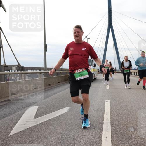 03.10.2025 - Köhlbrandbrückenlauf Lena Gebhardt http://msf.ph/oto/9204467 03.10.2025 15:56:55 Position 2  meine-sportfotos.de