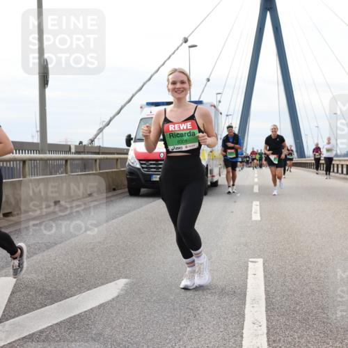 03.10.2025 - Köhlbrandbrückenlauf Lena Gebhardt http://msf.ph/oto/9204476 03.10.2025 15:56:58 Position 2 8305 meine-sportfotos.de