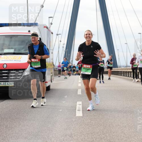 03.10.2025 - Köhlbrandbrückenlauf Lena Gebhardt http://msf.ph/oto/9204480 03.10.2025 15:57:00 Position 2 42, 85, 4, 4249, 8914, 8917 meine-sportfotos.de