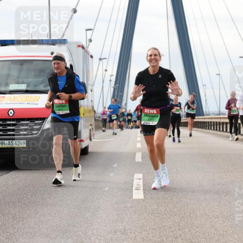 03.10.2025 - Köhlbrandbrückenlauf Lena Gebhardt http://msf.ph/oto/9204481 03.10.2025 15:57:00 Position 2 42, 85, 4, 8914, 4249, 8917 meine-sportfotos.de