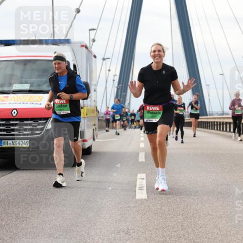 03.10.2025 - Köhlbrandbrückenlauf Lena Gebhardt http://msf.ph/oto/9204482 03.10.2025 15:57:00 Position 2 42, 85, 4, 4249, 8914, 8917 meine-sportfotos.de