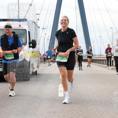 03.10.2025 - Köhlbrandbrückenlauf Lena Gebhardt http://msf.ph/oto/9204484 03.10.2025 15:57:00 Position 2 8914, 8917, 4 meine-sportfotos.de