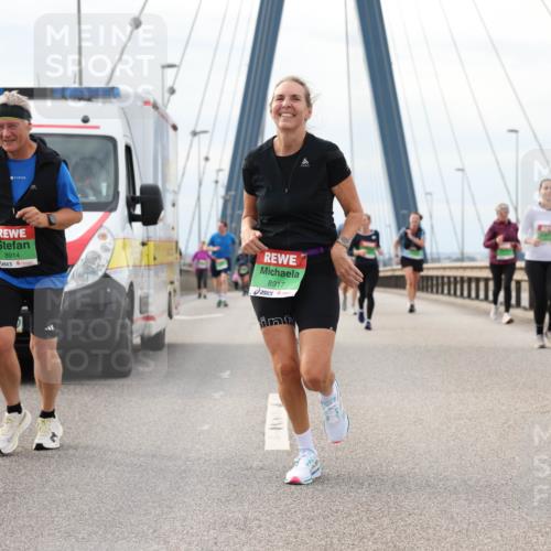 03.10.2025 - Köhlbrandbrückenlauf Lena Gebhardt http://msf.ph/oto/9204486 03.10.2025 15:57:00 Position 2 8914, 8917 meine-sportfotos.de