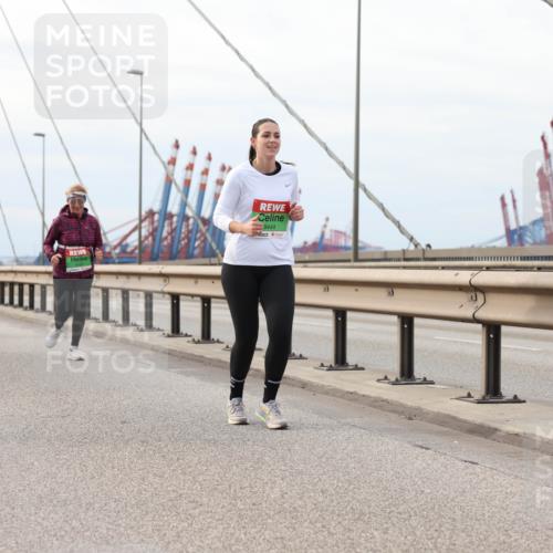 03.10.2025 - Köhlbrandbrückenlauf Lena Gebhardt http://msf.ph/oto/9204491 03.10.2025 15:57:03 Position 2 9444 meine-sportfotos.de