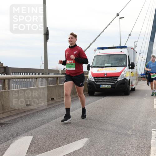 03.10.2025 - Köhlbrandbrückenlauf Lena Gebhardt http://msf.ph/oto/9204511 03.10.2025 15:57:09 Position 2 7690, 4249 meine-sportfotos.de