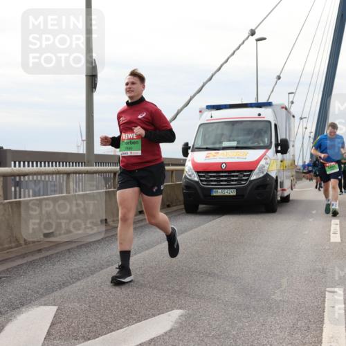 03.10.2025 - Köhlbrandbrückenlauf Lena Gebhardt http://msf.ph/oto/9204513 03.10.2025 15:57:09 Position 2 7690, 4249 meine-sportfotos.de