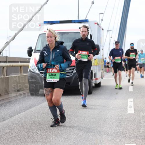 03.10.2025 - Köhlbrandbrückenlauf Lena Gebhardt http://msf.ph/oto/9204539 03.10.2025 15:57:17 Position 2 8175, 8650 meine-sportfotos.de