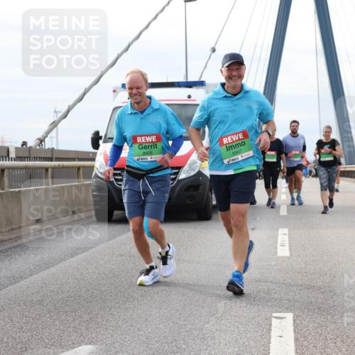 03.10.2025 - Köhlbrandbrückenlauf Lena Gebhardt http://msf.ph/oto/9204565 03.10.2025 15:57:26 Position 2 8906, 8907 meine-sportfotos.de