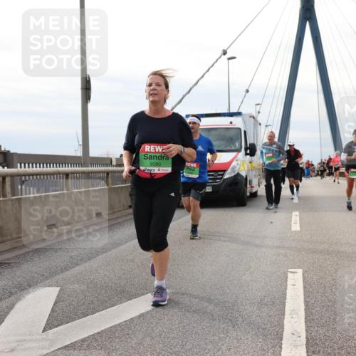 03.10.2025 - Köhlbrandbrückenlauf Lena Gebhardt http://msf.ph/oto/9204585 03.10.2025 15:57:31 Position 2 9390 meine-sportfotos.de