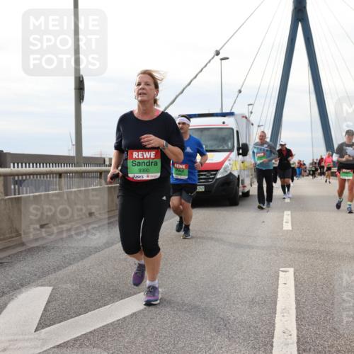 03.10.2025 - Köhlbrandbrückenlauf Lena Gebhardt http://msf.ph/oto/9204586 03.10.2025 15:57:31 Position 2 9390, 249 meine-sportfotos.de