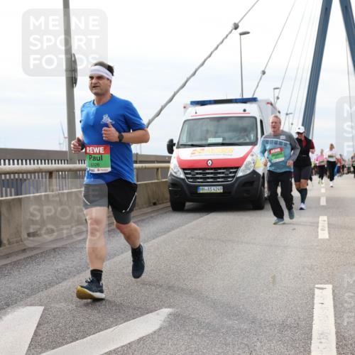 03.10.2025 - Köhlbrandbrückenlauf Lena Gebhardt http://msf.ph/oto/9204587 03.10.2025 15:57:32 Position 2 9326, 4249 meine-sportfotos.de