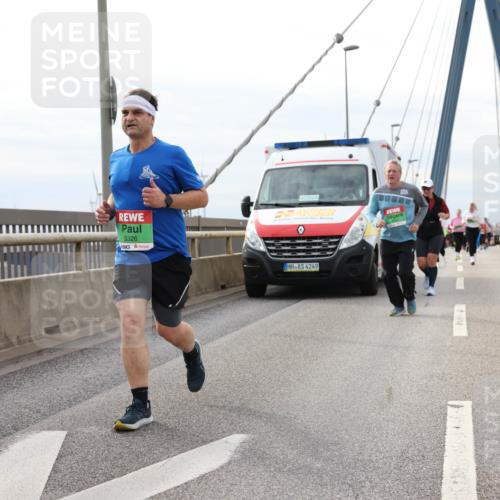 03.10.2025 - Köhlbrandbrückenlauf Lena Gebhardt http://msf.ph/oto/9204588 03.10.2025 15:57:32 Position 2 9326, 488, 4249 meine-sportfotos.de