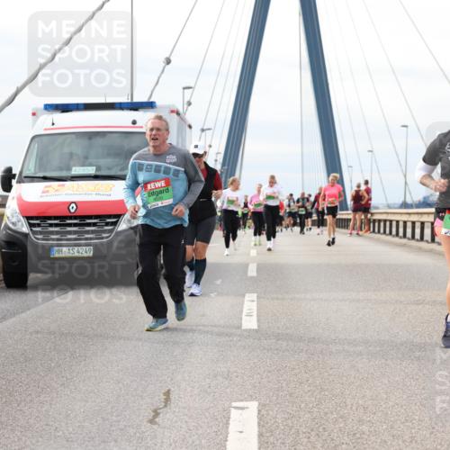 03.10.2025 - Köhlbrandbrückenlauf Lena Gebhardt http://msf.ph/oto/9204590 03.10.2025 15:57:33 Position 2 42, 85, 4, 9030, 4249, 7484 meine-sportfotos.de