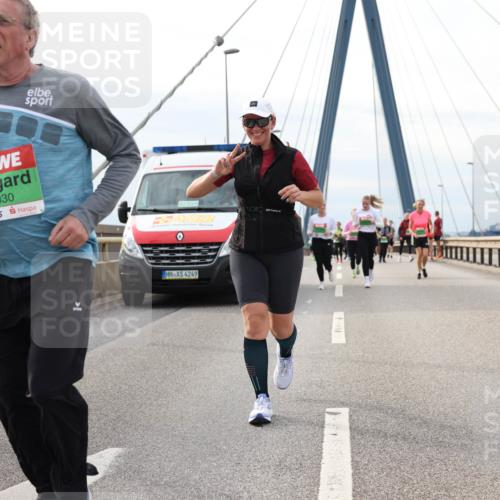 03.10.2025 - Köhlbrandbrückenlauf Lena Gebhardt http://msf.ph/oto/9204599 03.10.2025 15:57:35 Position 2 9030, 488, 4249 meine-sportfotos.de
