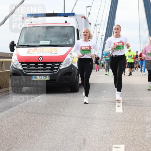 03.10.2025 - Köhlbrandbrückenlauf Lena Gebhardt http://msf.ph/oto/9204601 03.10.2025 15:57:38 Position 2 42, 85, 1, 4249, 9079, 9078 meine-sportfotos.de