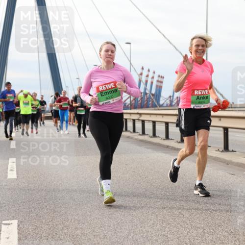 03.10.2025 - Köhlbrandbrückenlauf Lena Gebhardt http://msf.ph/oto/9204613 03.10.2025 15:57:41 Position 2 8000, 9309 meine-sportfotos.de