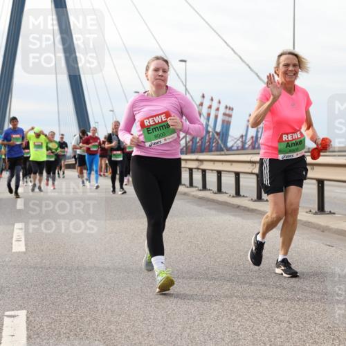 03.10.2025 - Köhlbrandbrückenlauf Lena Gebhardt http://msf.ph/oto/9204614 03.10.2025 15:57:41 Position 2 8000, 9309 meine-sportfotos.de