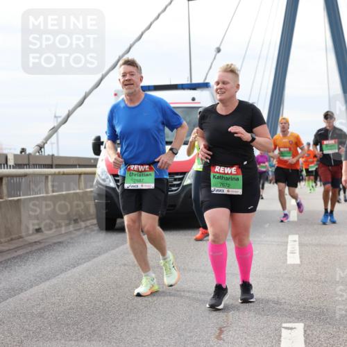 03.10.2025 - Köhlbrandbrückenlauf Lena Gebhardt http://msf.ph/oto/9204646 03.10.2025 15:57:54 Position 2 7687, 7672, 7842, 7665 meine-sportfotos.de