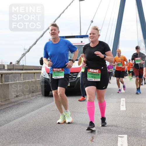 03.10.2025 - Köhlbrandbrückenlauf Lena Gebhardt http://msf.ph/oto/9204647 03.10.2025 15:57:54 Position 2 7687, 7672, 7842, 7665 meine-sportfotos.de