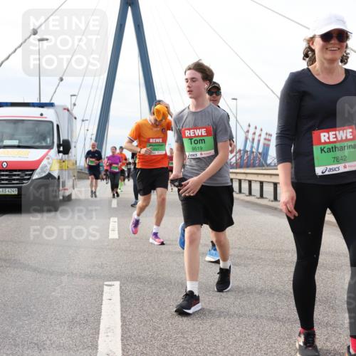 03.10.2025 - Köhlbrandbrückenlauf Lena Gebhardt http://msf.ph/oto/9204658 03.10.2025 15:57:57 Position 2 8223, 4249, 9519, 7842 meine-sportfotos.de