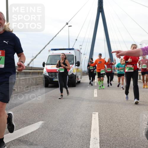 03.10.2025 - Köhlbrandbrückenlauf Lena Gebhardt http://msf.ph/oto/9204679 03.10.2025 15:58:03 Position 2 9541, 9540 meine-sportfotos.de