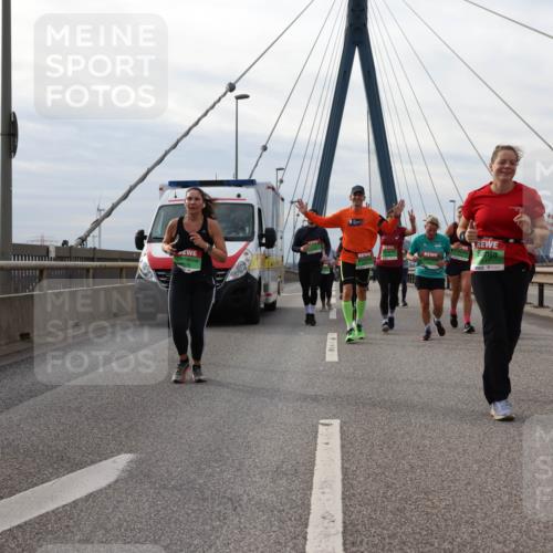 03.10.2025 - Köhlbrandbrückenlauf Lena Gebhardt http://msf.ph/oto/9204681 03.10.2025 15:58:03 Position 2  meine-sportfotos.de