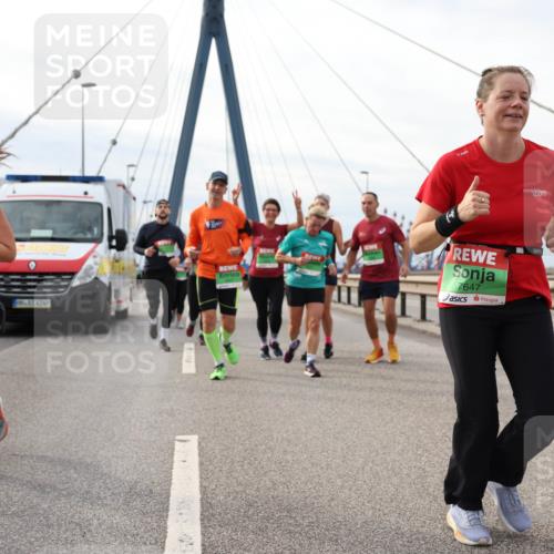 03.10.2025 - Köhlbrandbrückenlauf Lena Gebhardt http://msf.ph/oto/9204687 03.10.2025 15:58:04 Position 2 796, 4249, 7647 meine-sportfotos.de
