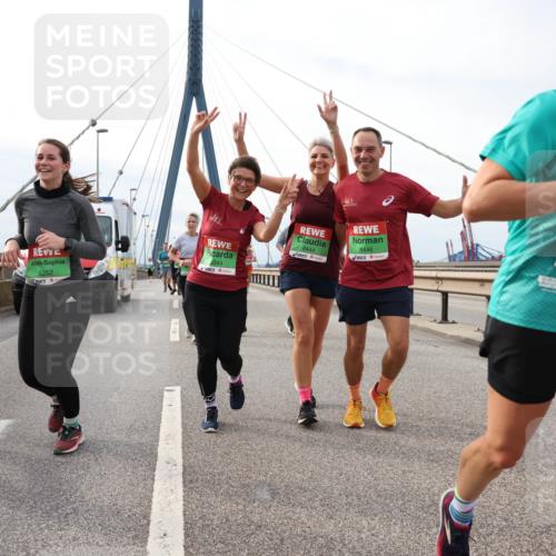 03.10.2025 - Köhlbrandbrückenlauf Lena Gebhardt http://msf.ph/oto/9204700 03.10.2025 15:58:07 Position 2 9740, 8444, 8446, 7821, 8252, 3344 meine-sportfotos.de