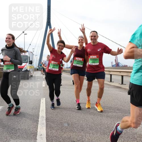 03.10.2025 - Köhlbrandbrückenlauf Lena Gebhardt http://msf.ph/oto/9204701 03.10.2025 15:58:07 Position 2 9740, 3252, 8344, 8444, 8446, 7821 meine-sportfotos.de