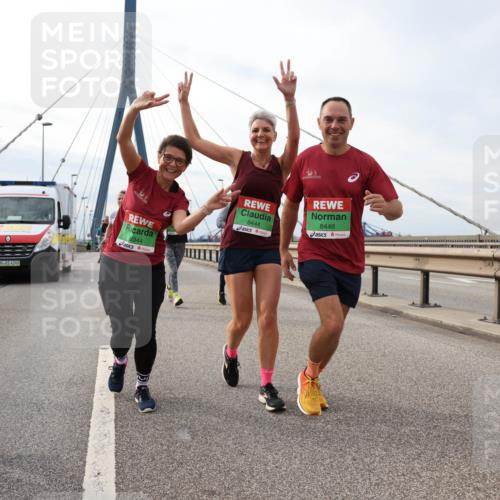 03.10.2025 - Köhlbrandbrückenlauf Lena Gebhardt http://msf.ph/oto/9204707 03.10.2025 15:58:07 Position 2 8252, 4249, 8344, 8444, 8446 meine-sportfotos.de