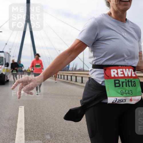 03.10.2025 - Köhlbrandbrückenlauf Lena Gebhardt http://msf.ph/oto/9204720 03.10.2025 15:58:10 Position 2 9443 meine-sportfotos.de