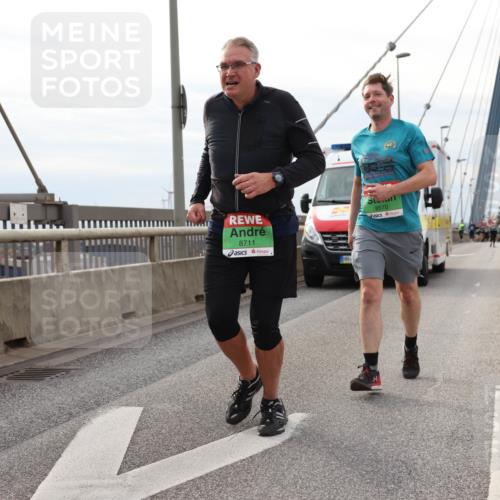 03.10.2025 - Köhlbrandbrückenlauf Lena Gebhardt http://msf.ph/oto/9204738 03.10.2025 15:58:14 Position 2 8711, 8570 meine-sportfotos.de
