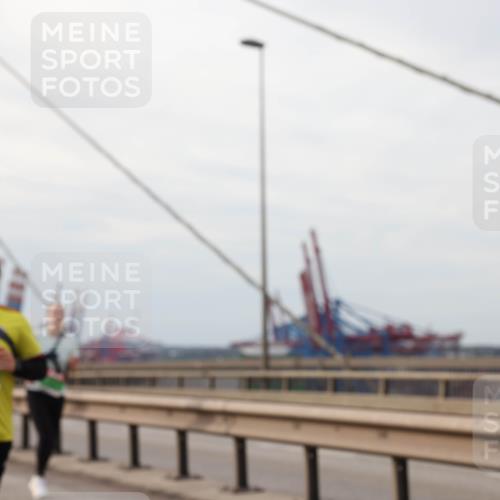 03.10.2025 - Köhlbrandbrückenlauf Lena Gebhardt http://msf.ph/oto/9204743 03.10.2025 15:58:19 Position 2  meine-sportfotos.de