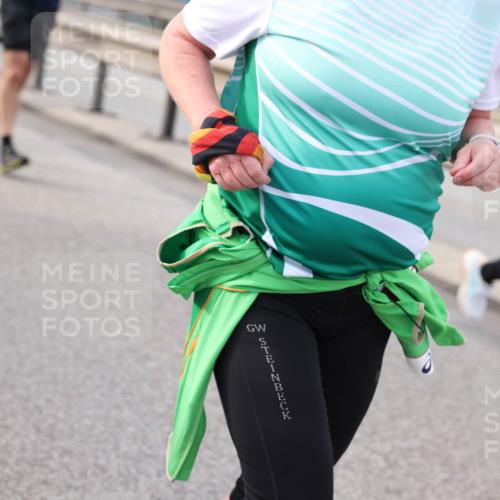 03.10.2025 - Köhlbrandbrückenlauf Lena Gebhardt http://msf.ph/oto/9204748 03.10.2025 15:58:21 Position 2  meine-sportfotos.de
