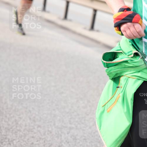 03.10.2025 - Köhlbrandbrückenlauf Lena Gebhardt http://msf.ph/oto/9204750 03.10.2025 15:58:21 Position 2  meine-sportfotos.de