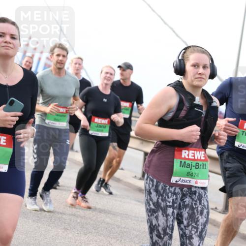 03.10.2025 - Köhlbrandbrückenlauf Lena Gebhardt http://msf.ph/oto/9204751 03.10.2025 15:58:22 Position 2 9716, 8447, 8474, 9445 meine-sportfotos.de