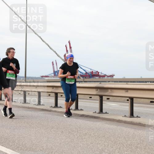 03.10.2025 - Köhlbrandbrückenlauf Lena Gebhardt http://msf.ph/oto/9204785 03.10.2025 15:58:39 Position 2 8567, 7783 meine-sportfotos.de